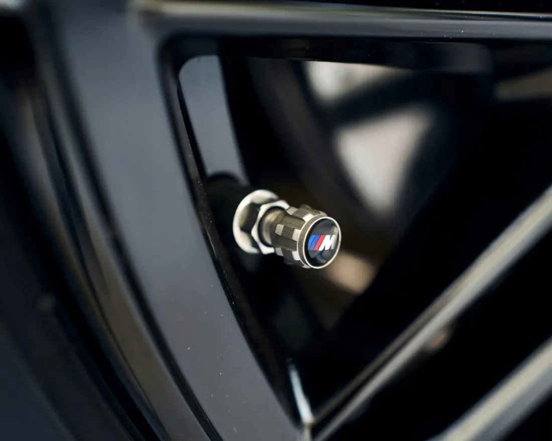 nakretki-na-wentyle-z-logo-bmw-m-1m-m2-m3-m4-m5-m6-m8-36122447402