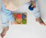 sensoryczne-puzzle-ksztalty-bohater-brak