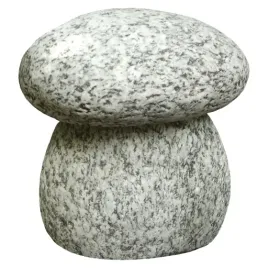 ekologiczna-figurka-ogrodowa-grzyb-granitowy