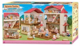 miejski-domek-z-tajemniczym-pokojem-na-strychu