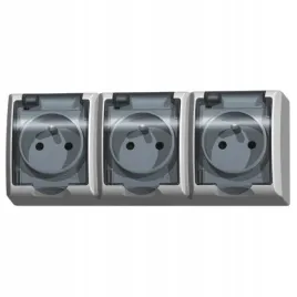 ospel-fala-gniazdo-potrojne-z-uziemieniem-ip-44-bialy-klapka-gnh-3hz-00-d