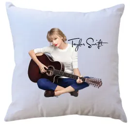 poduszka-z-wkladem-taylor-swift-producent