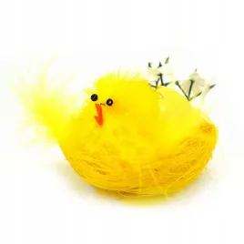 kurczak-wielkanocny-w-gniazdku-z-kwiatkiem-wielkanoc