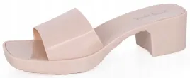 8669-bezowe-gumowe-klapki-na-niskim-obcasie-40