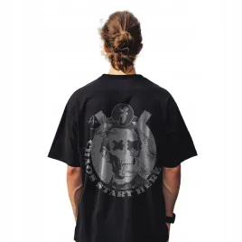 koszulka-czarna-meska-oversize-z-nadrukiem-streetwear-monochromatyczna-moda