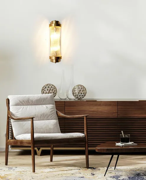 moosee-lampa-scienna-column-40-zlota-pomieszczenie-salon