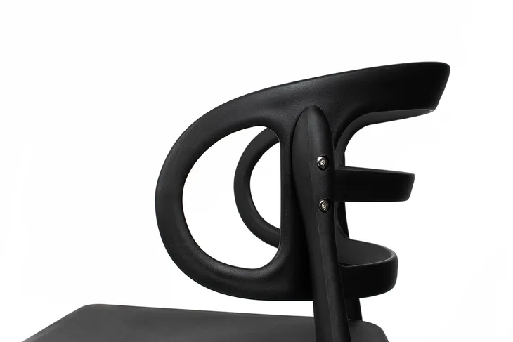 krzeslo-marcus-czarne-glebokosc-mebla-52-cm