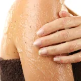 wygladzajacy-scrub-do-ciala-z-owsem-marka-bjobj