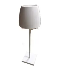 akumulatorowa-biala-lampka-nocna-biurkowa-sterowanie-kolorami