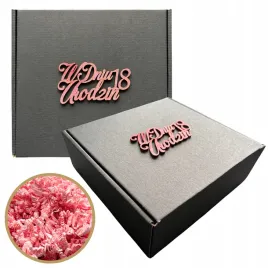 karton-ozdobny-opakowanie-prezentowe-na-18-urodziny-osiemnastke-upominkowe