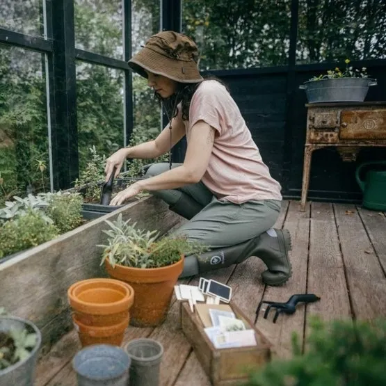 lopatka-waska-solid-1072101-fiskars-waga-z-opakowaniem-0-1-kg