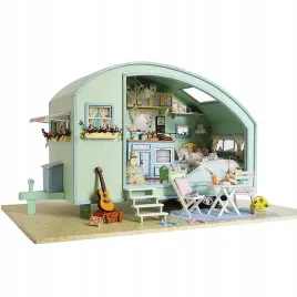 miniaturowy-domek-diy-wakacje-na-kempingu-lato-slonce-wspolny-czas