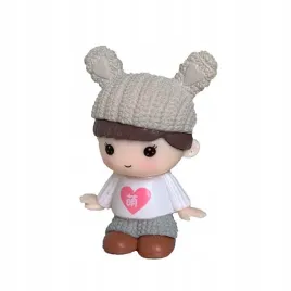 figurka-przedszkolak-chlopiec-model-w-czapeczce-lalka-laleczka-do-domku