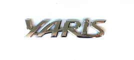 emblemat-znaczek-napis-klapa-tyl-yaris-chrom