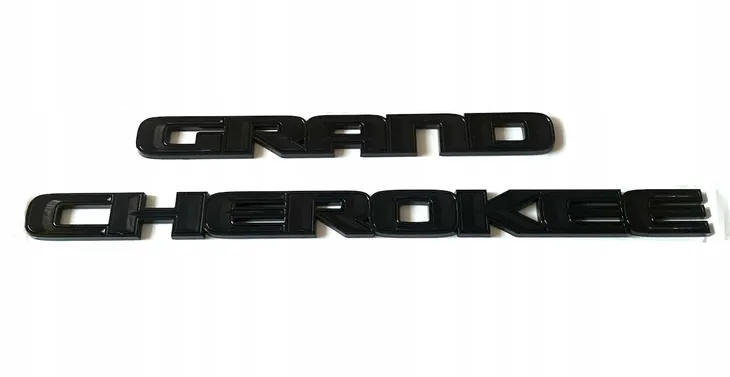 grand-cherokee-emblemat-znaczek