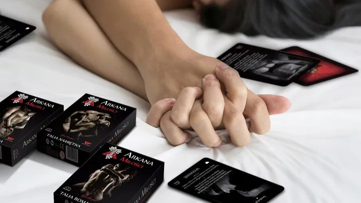 karciana-gra-erotyczna-dla-par-arkana-milosci-deluxe-zestaw-3-gier-stan-opakowania-oryginalne