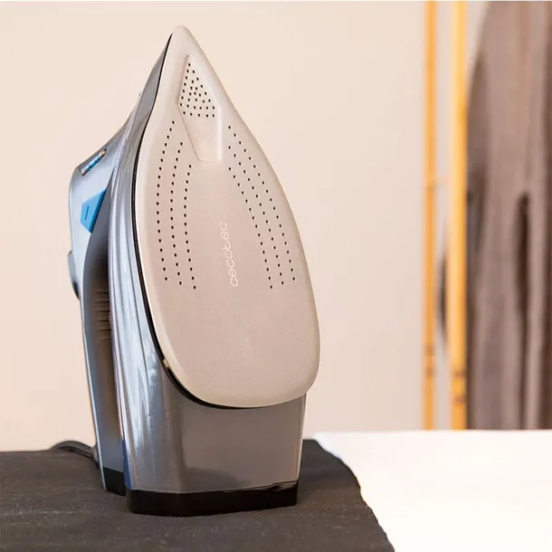 zelazko-cecotec-ironhero-3200-vital-kolor-dominujacy-czarny