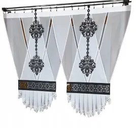 firanka-panelowa-v-ka-z-azurem-i-czarnymi-dekorami-110x150cm