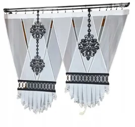 panel-v-ka-z-azurem-i-falbanami-110x135cm-bialy-z-czarnymi-dekorami