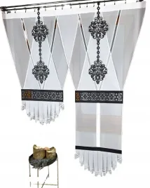 panel-okienny-dekoracyjny-y-z-woalu-i-czarnym-dekorem-225x110