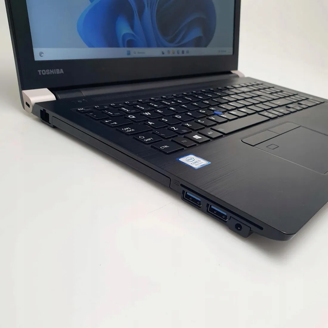 Toshiba Dynabook Tecra A50-EC | i5-8250U 8GB 256GB M.2 | Windows