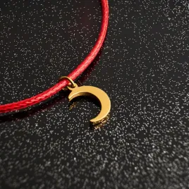 bransoletka-sznurkowa-z-zawieszka-sisi-sznurek-czerwony-moon-gold