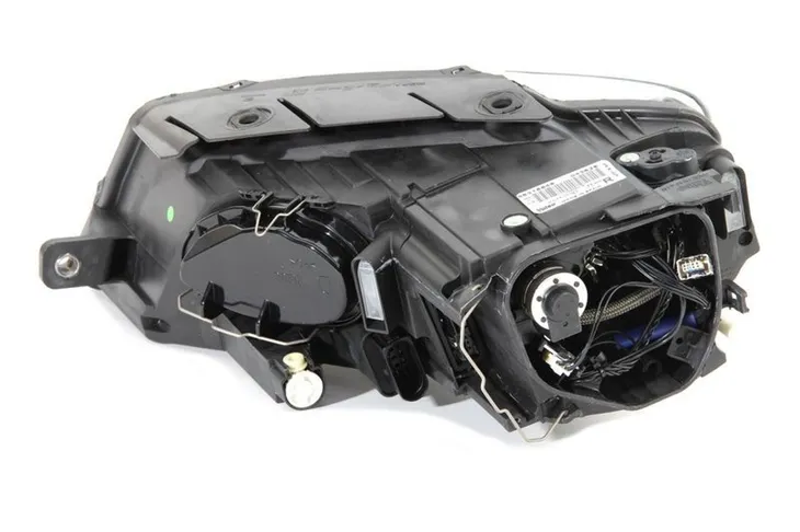 reflektor-swiatel-przednich-043626-val-strona-zabudowy-prawa