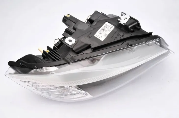 reflektor-swiatel-przednich-044272-val-typ-samochodu-samochody-osobowe