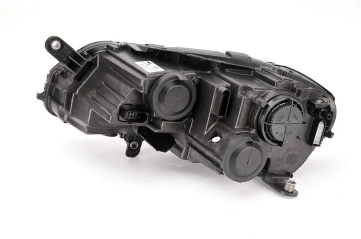 reflektor-swiatel-przednich-044502-val-strona-zabudowy-prawa