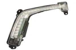 swiatla-do-jazdy-w-dzien-044652-val