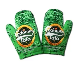 rekawica-kuchenna-cudownytata-r07bz-w-kuchni