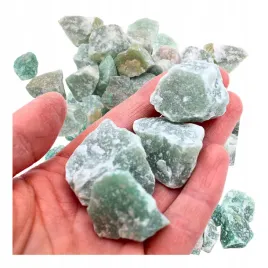 jadeit-zielony-surowy-kamien-naturalny-kamien-harmonii-spokoju-i-rownowagi