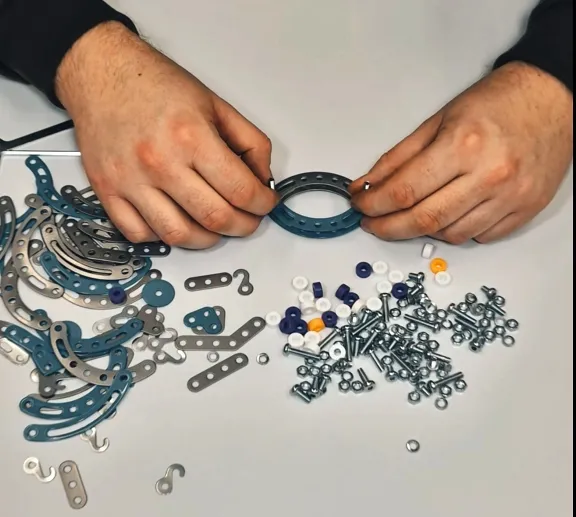 maly-konstruktor-velociraptor-202-elementy-plec-unisex