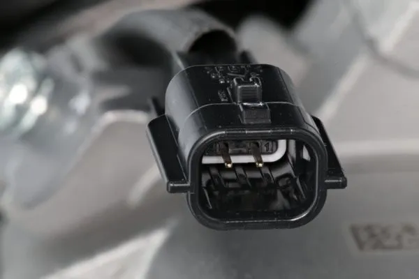 kompresor-klimatyzacji-699496-val-numer-katalogowy-oryginalu-dacia-926003541r-renault-926003541r