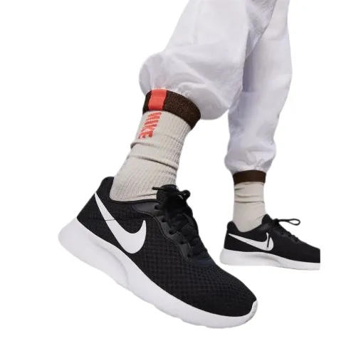 wmns-nike-tanjun