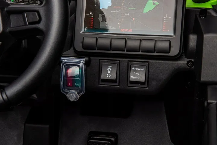 auto-na-akumulator-buggy-can-am-maverick-turbo-rr-4-silniki