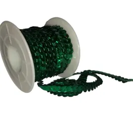 cekiny-dekoracyjne-a010-na-cienkim-sznurku-9mb-zielone