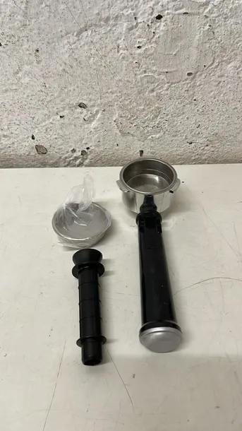 ekspres-do-kawy-cecotec-power-espresso-20-square-pro-pojemnosc-zbiornika-na-wode-1