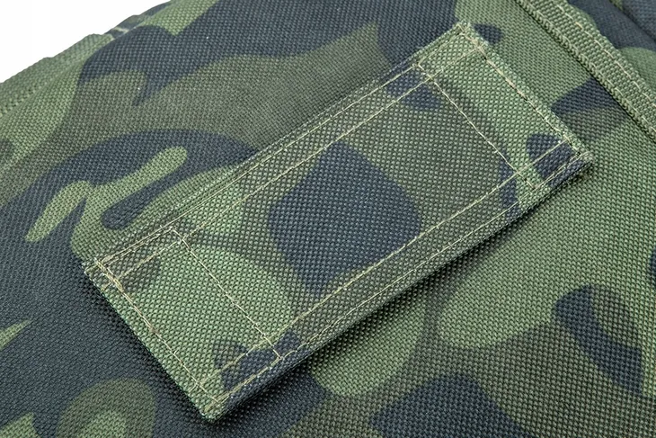 torba-turystyczna-mala-rodzaj-zapiecia-zapiecie-zewnetrzne-na-zamek