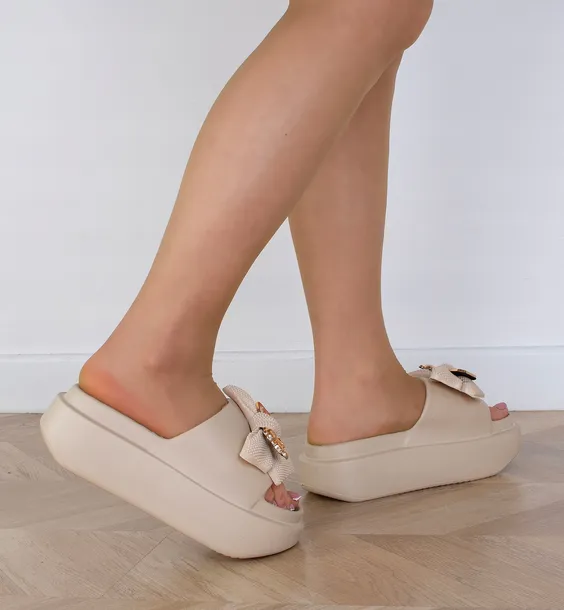 8676-bezowe-klapki-chodaki-platforma-ozdoby-37-wysokosc-obcasa-platformy-4-cm