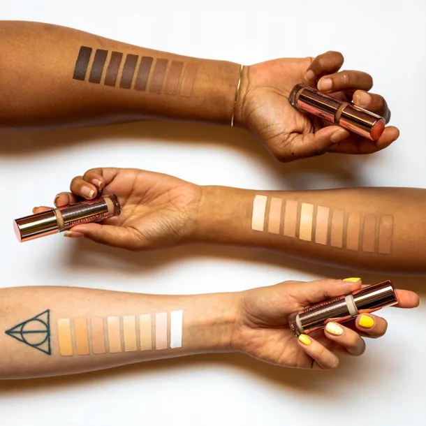 revolution-concealanddefine-korektor-do-twarzy-c0-3-waga-z-opakowaniem-4-kg