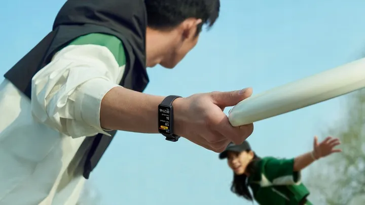 smartwatch-huawei-band-8-rozowy-stan-nowy