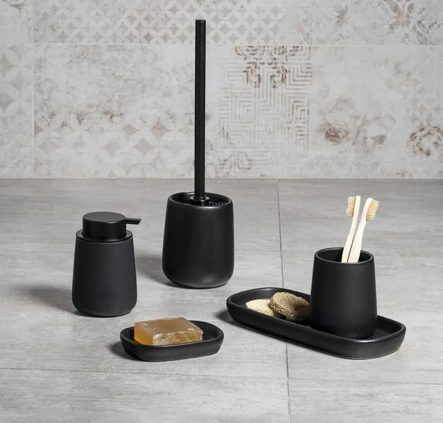 nero-dozownik-czarny-marka-bisk