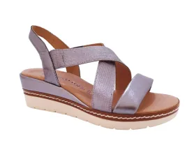 sandaly-damskie-na-koturnie-srebrne-marco-tozzi-2-28721-r40