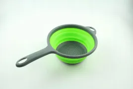 durszlak-cedzak-sitko-silikonowe-skladane-z-raczka