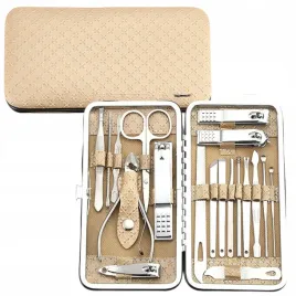 zestaw-do-manicure-i-pedicure-w-etui-przybornik-bezowy-20el