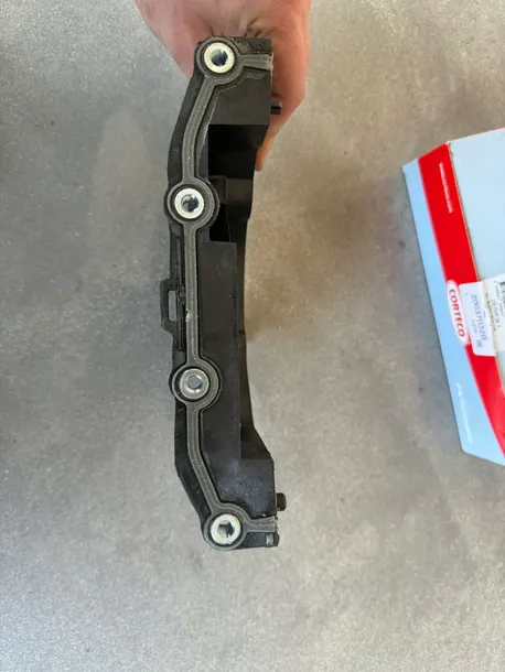 zimering-w-roz-vw-corteco-20037032b-cor-stan-nowy-jakosc-czesci-zgodnie-z-gvo-q-oryginal-z-logo-producenta-czesci-oem-oes