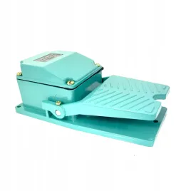 przycisk-wylacznik-nozny-pedal-elektryczny-metal