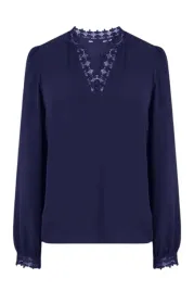 bluzka-damska-naf-naf-elegancka-z-koronkowym-dekoltem-granatowa