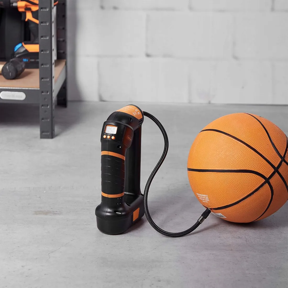 kompresor-akumulatorowy-pompka-latarka-led-12v-115psi-8bar-25ah-torba-stan-nowy